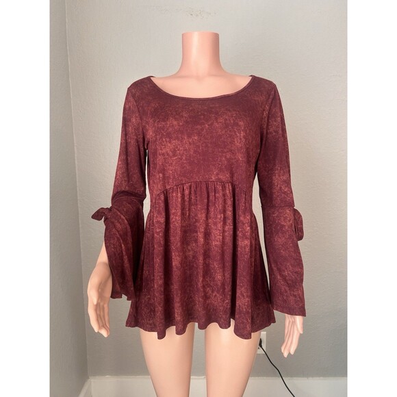 Andree by Unit Womens Red TIE DYE Peplum Top Sz Medium Bell Sleeves soft Blouse - Picture 10 of 10
